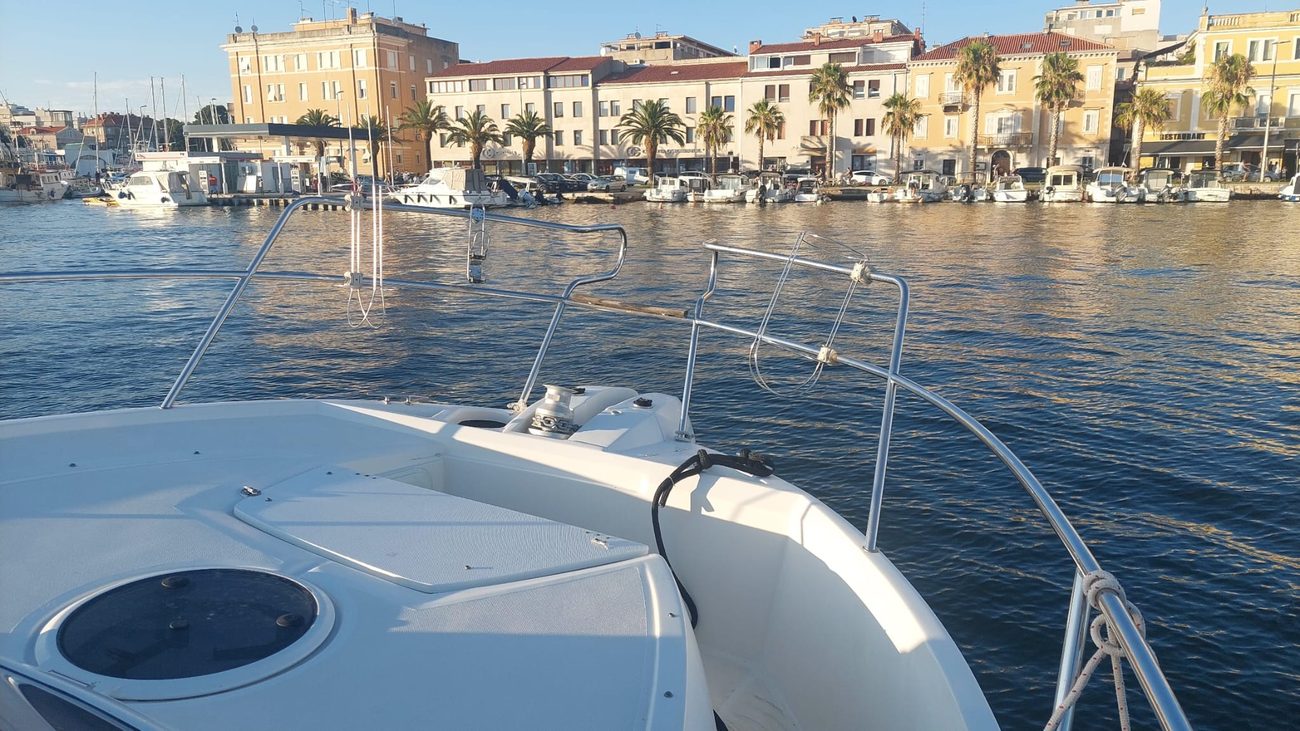 Skipper & Boat Rent